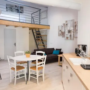 Grand Studio à La Nuitée , LʼIsle-sur-la-Sorgue Francia